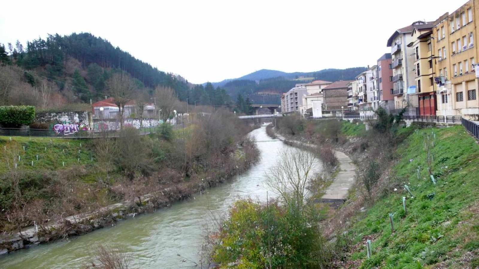 Appartamento Piso Rio Nervion 15 Minutos Bilbao Ugao-Miraballes Esterno foto